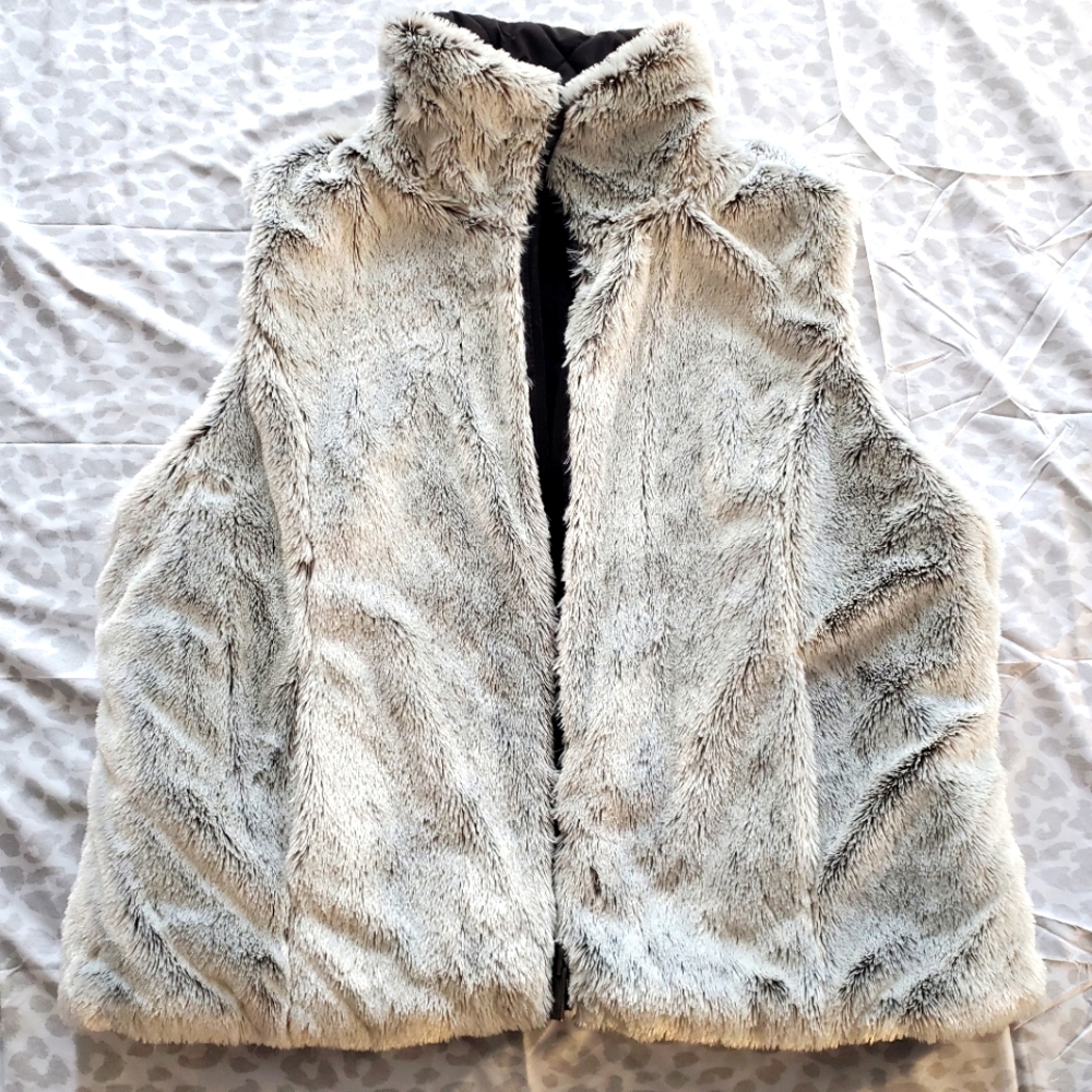 Reversible vest